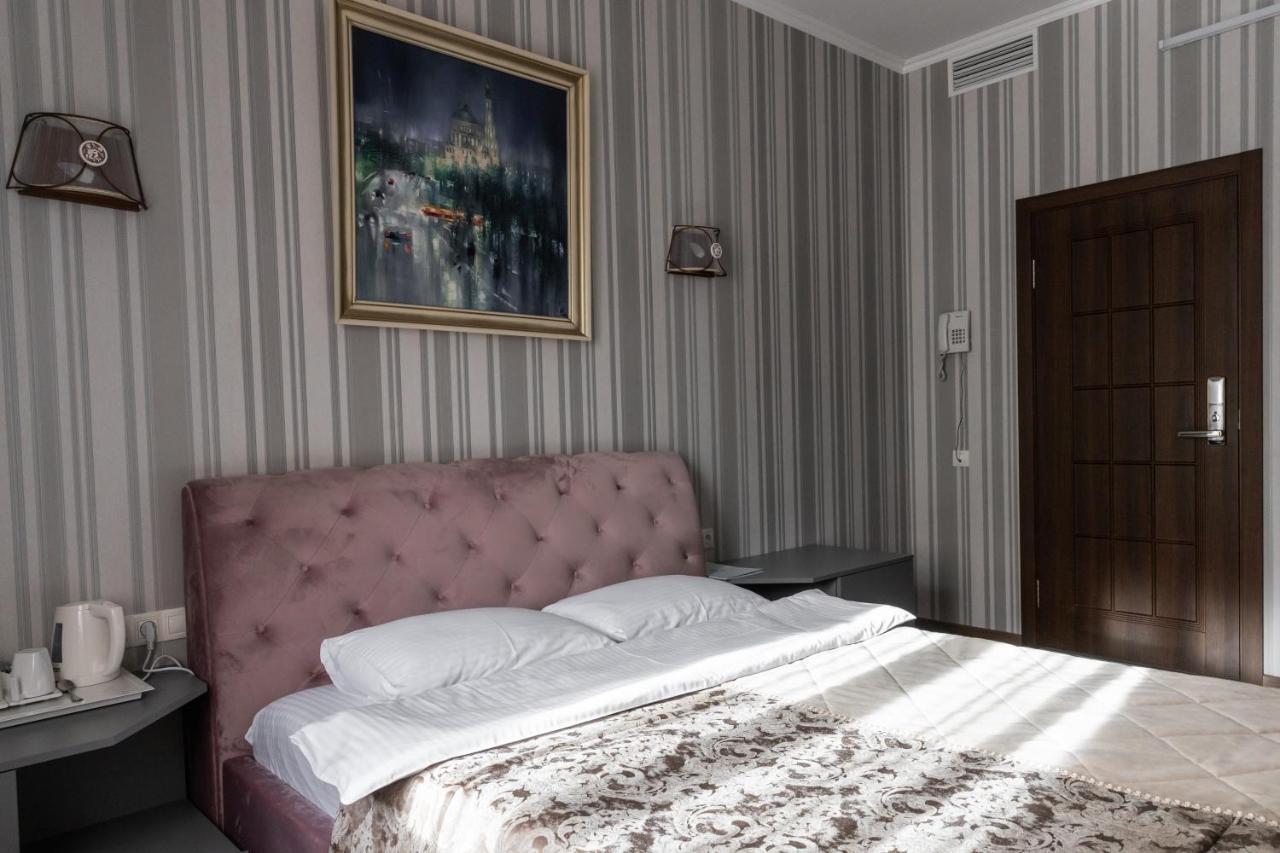 Hotel "Mandarin Clubhouse" Harkiv Exterior foto