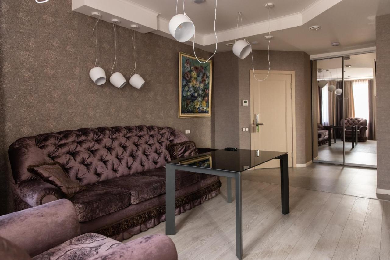 Hotel "Mandarin Clubhouse" Harkiv Exterior foto