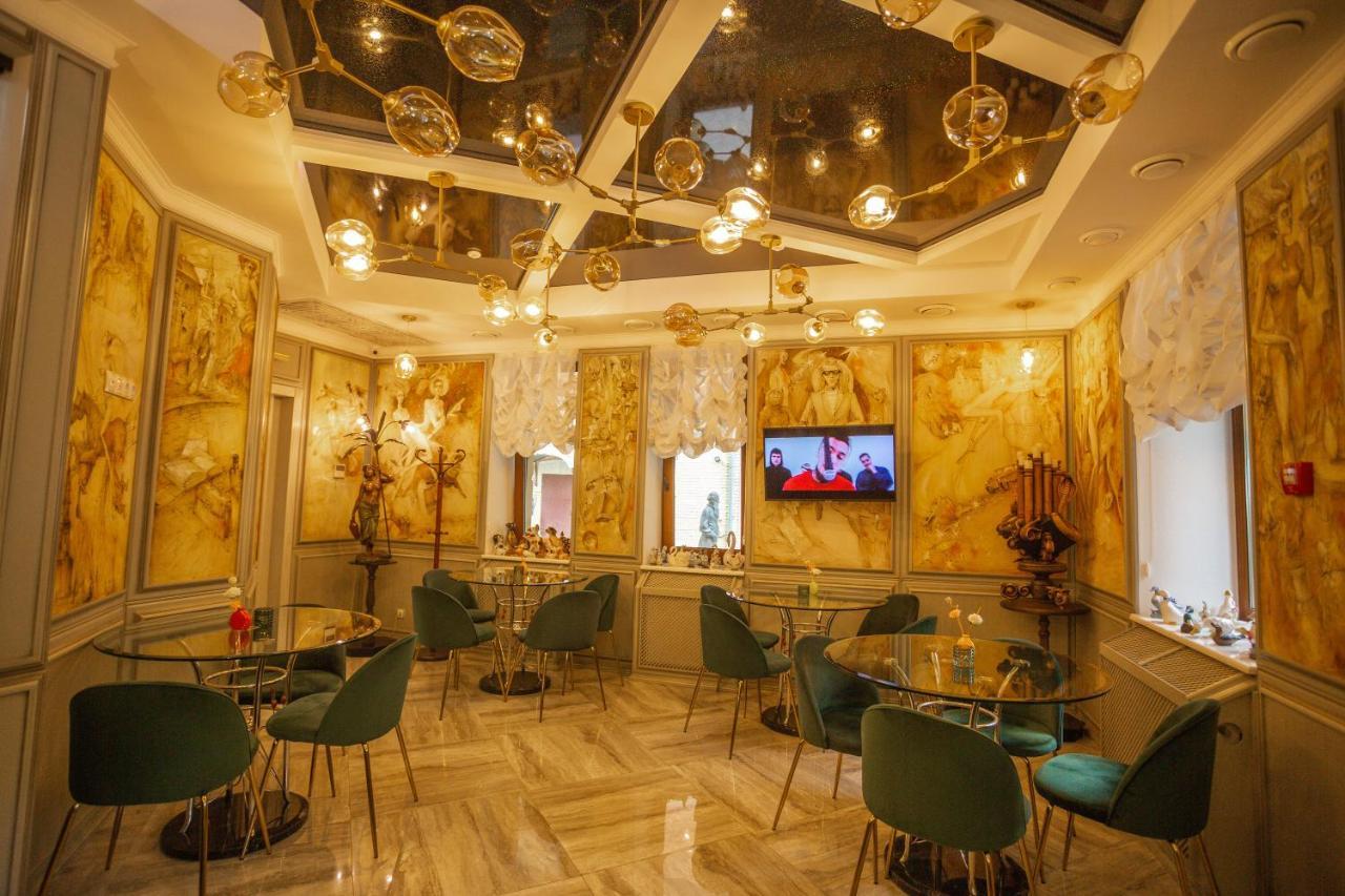 Hotel "Mandarin Clubhouse" Harkiv Exterior foto