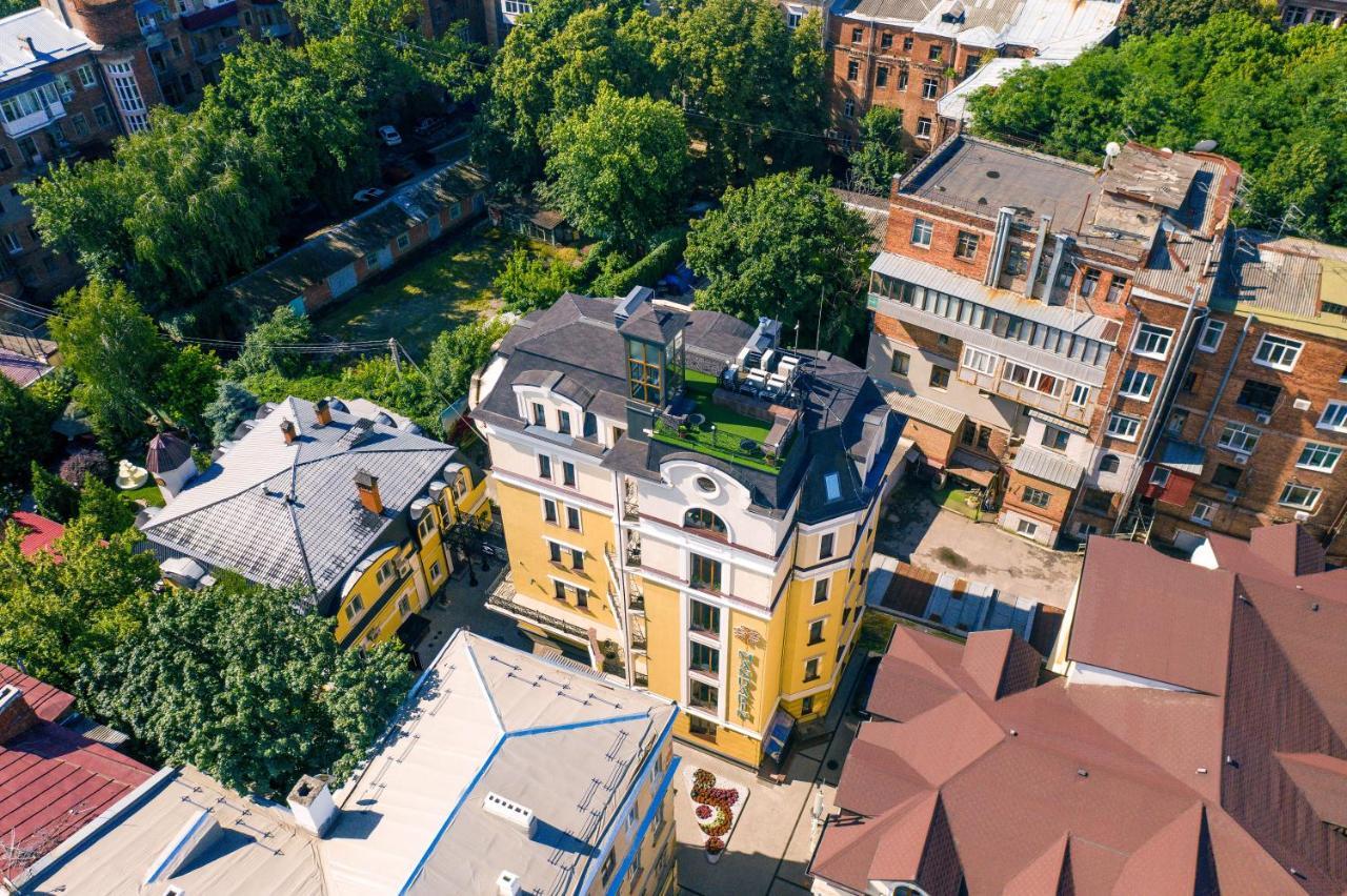 Hotel "Mandarin Clubhouse" Harkiv Exterior foto